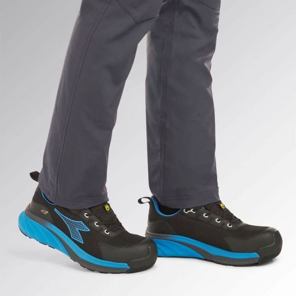 Încălțăminte de lucru DIADORA VORTEX DA2 LOW S3S SC SR HRO ESD BLACK/BLUE Încălțăminte de lucru DIADORA VORTEX DA2 LOW S3S SC SR HRO ESD BLACK/BLUE