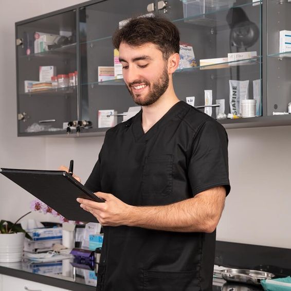 Tunică medicală Bwell MARCO Negru Tunică medicală Bwell MARCO Negru