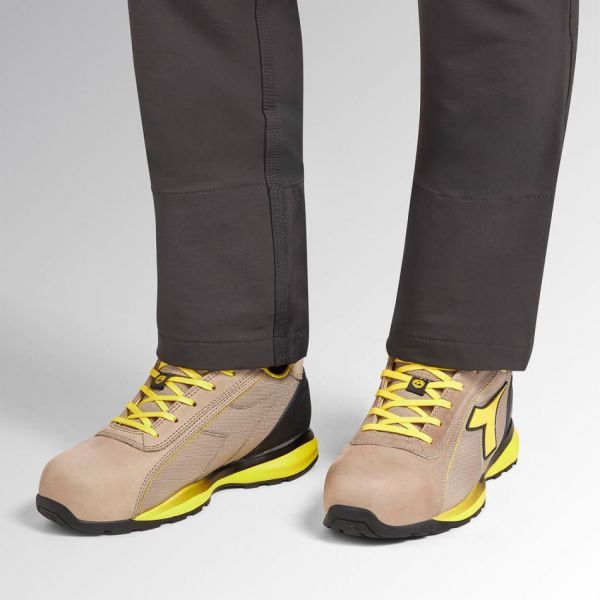 Încălțăminte de protecție DIADORA GLOVE HYPER LOW S3S FO HRO SR ESD BEIGE Încălțăminte de protecție DIADORA GLOVE HYPER LOW S3S FO HRO SR ESD BEIGE