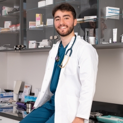 Halat medical Bwell ANTONIO alb