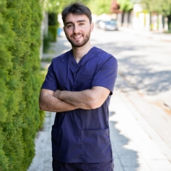 Tunicǎ medicală Bwell MARCO Albastru închis